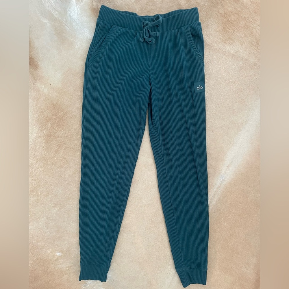 Alo Yoga lounge joggers